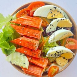 Sl21 สลัดผัก ปูอัด ไข่(กล่องกลมน้ำตาลเล็ก)