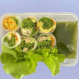 Sl15 ก๋วยเตี๋ยวลุยสวนไส้รวม(6ชิ้น)