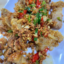 หมูกรอบคั่วพริกเกลือ