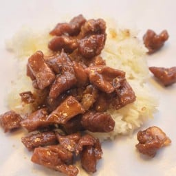 ข้าวเหนียว เนื้อแม็กกี้