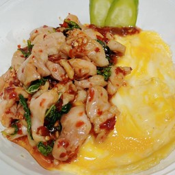 ข้าวกระเพราไก่ไข่ข้น