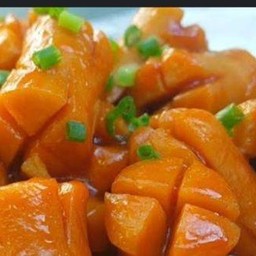 ข้าวใส้กรอกผัดซอส