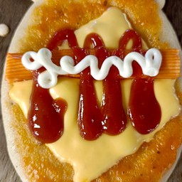 2 ชิ้นไส้ซอสพิซซ่า+ปูอัด+ชีสแผ่น