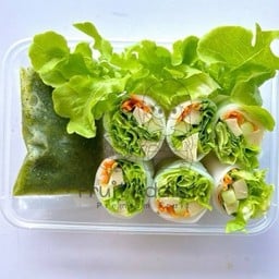 Sl12 ก๋วยเตี๋ยวลุยสวนไส้หมูยอ(6ชิ้น)