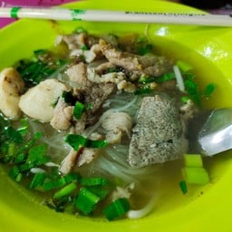 ก๋วยเตี๋ยวเรือป้าเล็ก