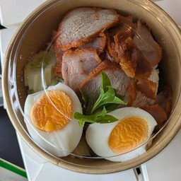 ข้าวหมูแดงสูตรหมูนุ่ม