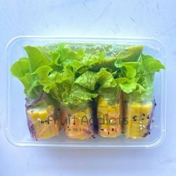 Sl6 สลัดโรลผักสามสี(4ชิ้น)