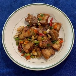 หมูกรอบคั่วพริกเกลือ