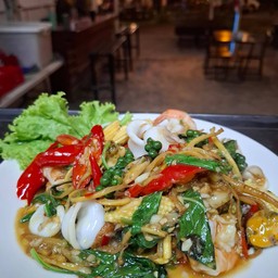 ผัดฉ่าทะเล