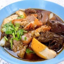หิวก๋วยจั๊บหรือหิวข้าวจ้ะ 🍲🫕