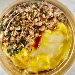 ข้าวไข่ข้นกะเพราหมูสับพริกแห้ง