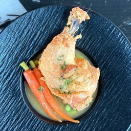 Fried Chicken Leg With Taragon Sauce