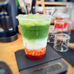 มัจฉะสตอเบอรี่