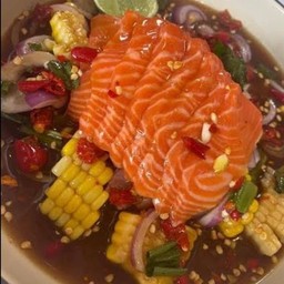 ยำแซลมอนสด