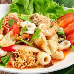 ยำมาม่าทะเล