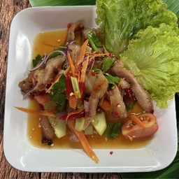 ยำคอหมูย่าง