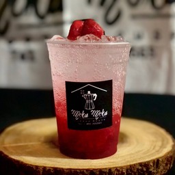 สตรอว์เบอร์รี่โซดา