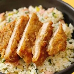 ข้าวผัดไก่กรอบ