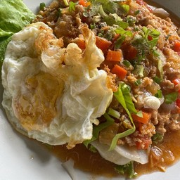 ก๋วยเตี๋ยวราดหน้าเนื้อสับ+ ไข่ดาว