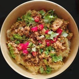 ข้่าวไข่ข้นไก่สับซอสพริกไท