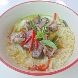 ขนมจีนแกงเขียวหวานเนื้อ พิเศษ