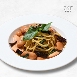 Spaghetti With Dried Chilli & Sausage [สปาเก็ตตี้ พริกแห้งไส้กรอก] @12