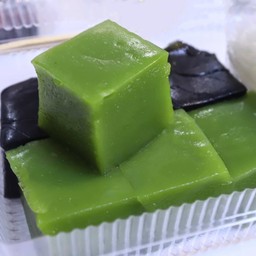 ขนมเปียกปูนใบเตย(สีเขียว)