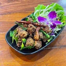 ลาบหมูทอด