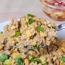 ข้าวผัดไข่หมูสับ