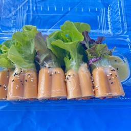 สลัดโรลไส้กรอกไก่ล้วน