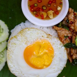 ผัดไทยสหายขี้เมา
