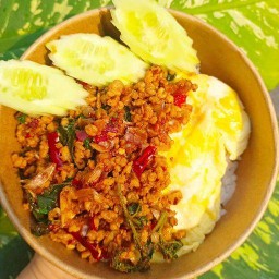 ครัวกะเพราพริกแห้งไข่ข้น ข้าวมันไก่ น้องพิม สาขา1
