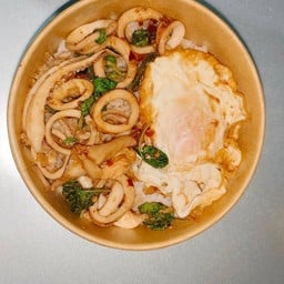 ร้านข้าวกระเพราพริกแห้งมาบยางพร