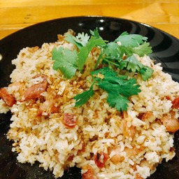 ข้าวผัดกะเทียม