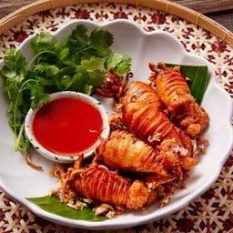 ปลาหมึกไข่ทอดกระเทียม