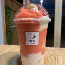 สตอเบอรี่กล้วยโยเกิร์ตปั่น