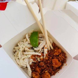 ส้มแป้นหมี่ไก่ฉีก