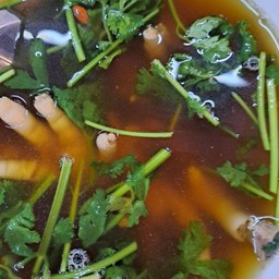 ต้มตีนไก่สุดแซ่บ