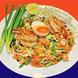ผัดไทยเส้นจันทร์ มันกุ้ง ไข่เค็ม กุ้งสด