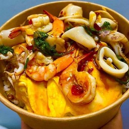 กระเพราทะเล+ไข่ข้น