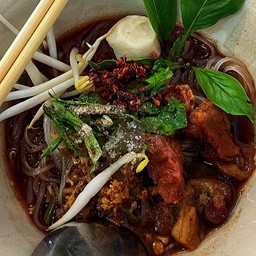 ครัวแม่รสาป่าตอง ร้านก๋วยเตี๋ยวเรือรังสิตแม่รสา ป่าตอง