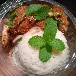 ข้าวยำไก่แซ่บ