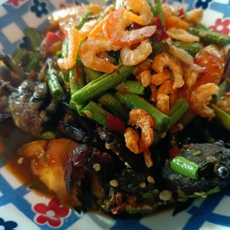 ส้มตำถั่วใส่ปู