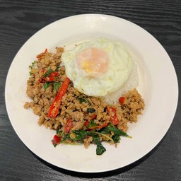 ข้าวกระเพราไก่สับ+ไข่ดาว