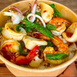 กระเพราทะเล+ไข่ดาว