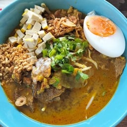 บีวาก๋วยเตี๋ยวเนื้อตุ๋นฮาลาล เจ้าเก่า