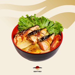 ข้าวหน้าแซลมอนย่างซอสญี่ปุ่น