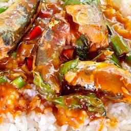 ข้าวกะเพราปลาป๋อง 1 กระป๋อง (โปรฟรี ไข่เจียว)