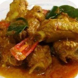 กระดูกอ่อนผัดพริกแกง