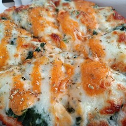 พิซซ่า ผักโขมชีส